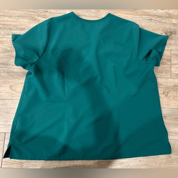 FIGS Scrub Top - Hunter Green, Size 4XL - Picture 7 of 7